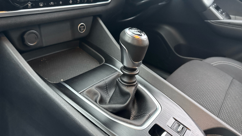 Nissan Qashqai 1.3 DiG-T MH Acenta Premium 5dr Petrol Hatchback